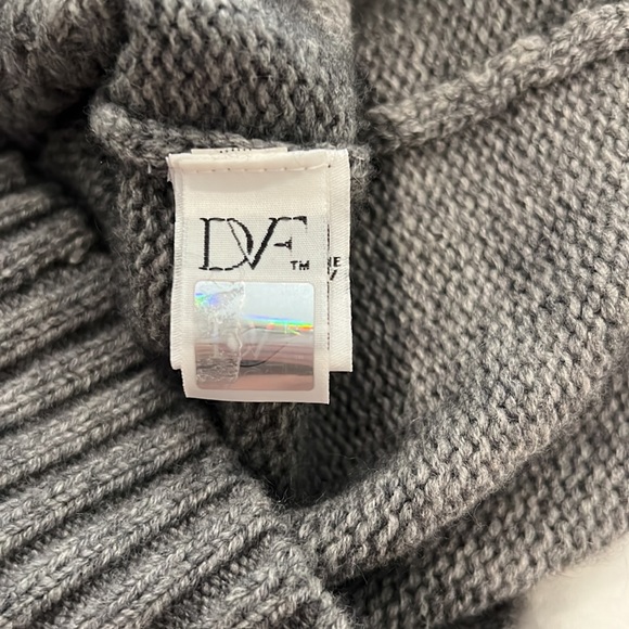 Diane von Furstenberg wool cashmere blend sweater - Picture 3 of 7